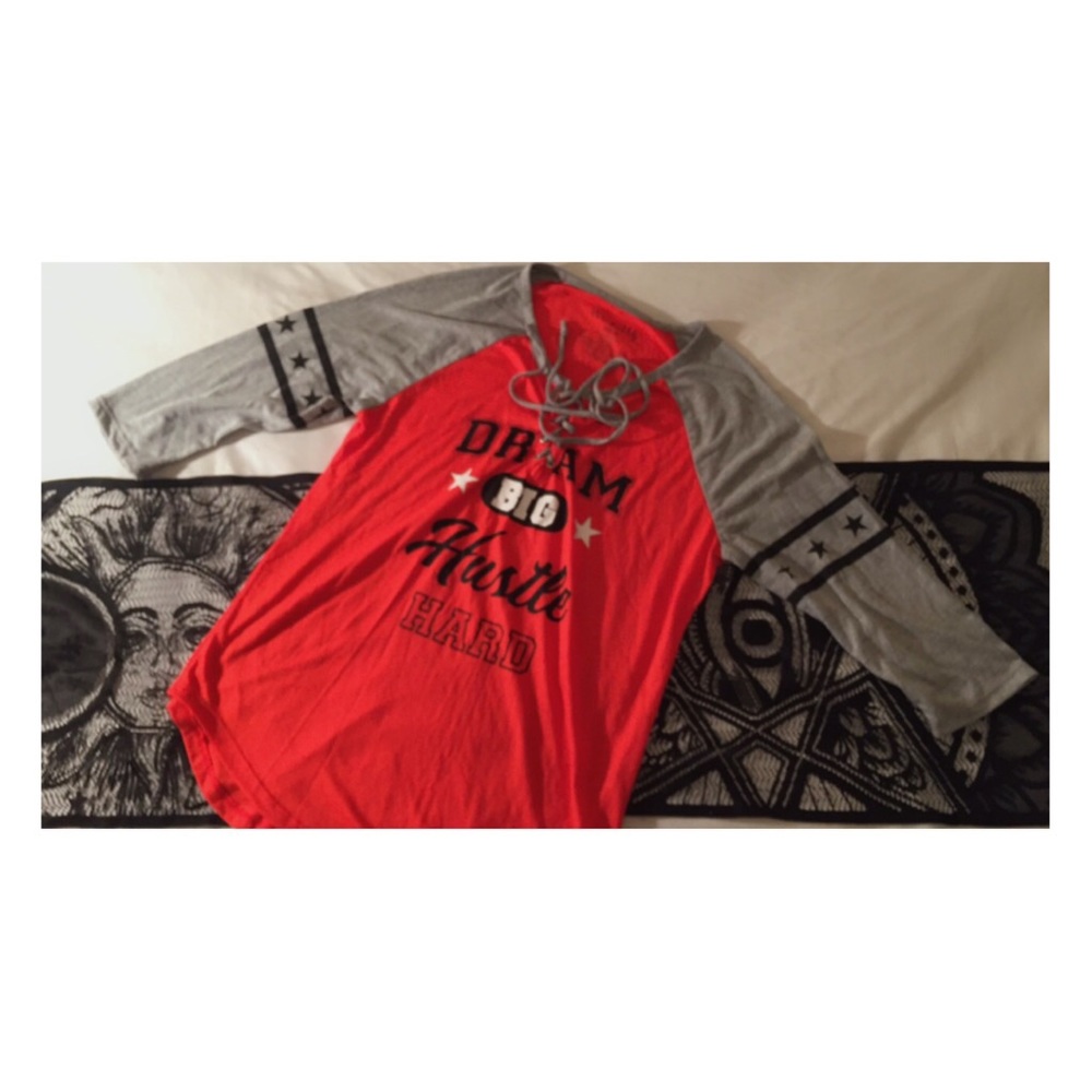 💢 Graphic top 💢